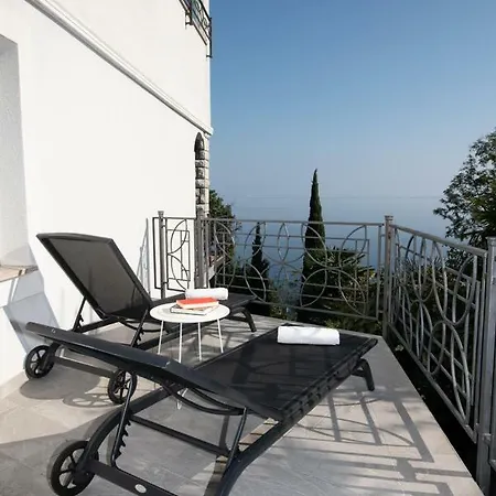 Tomic Mia Near The Sea Апартаменты *
