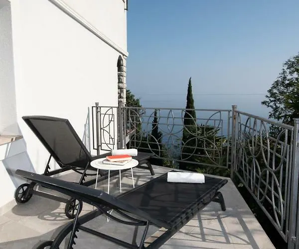 Tomic Mia Near The Sea Apartman *